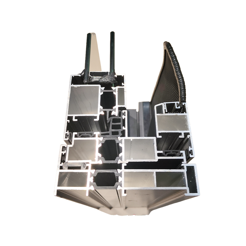 How does the glass configuration of a broken bridge casement window affect its sound insulation performance?